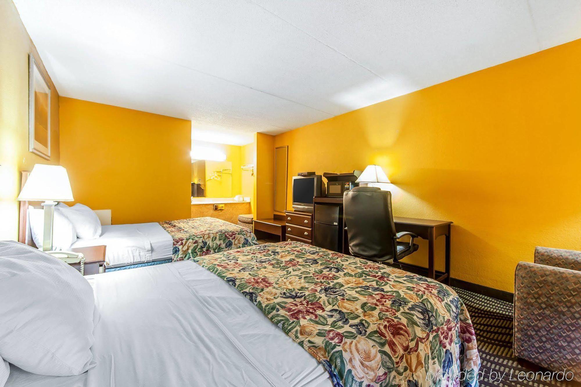 Days Inn By Wyndham Calhoun Ga I-75 And Us-41 מראה חיצוני תמונה