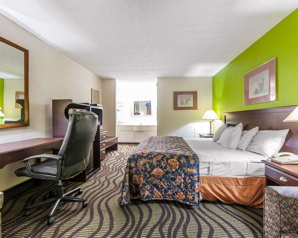 Days Inn By Wyndham Calhoun Ga I-75 And Us-41 חדר תמונה